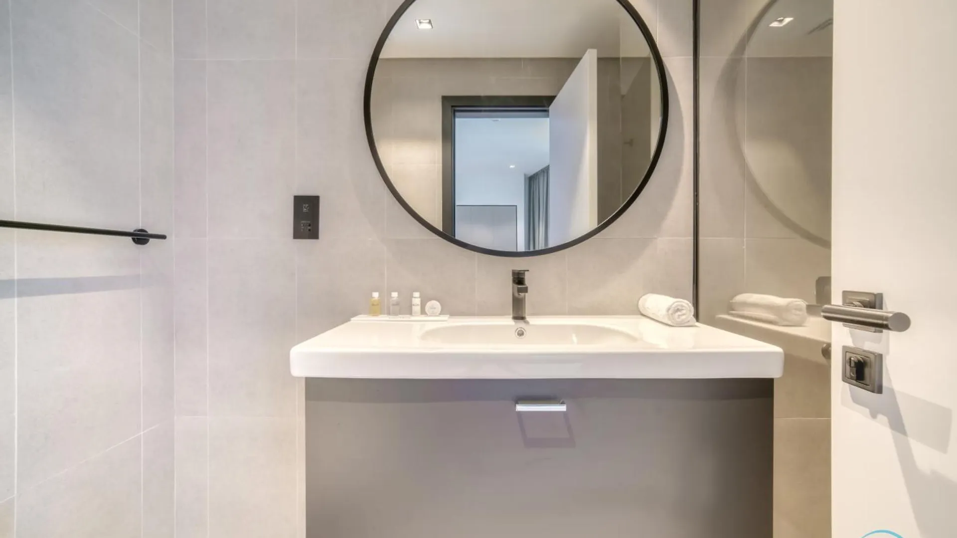 Modern 2Br At 15 Northside Tower 1 Business Bay By Deluxe Holiday Homes Dubai
