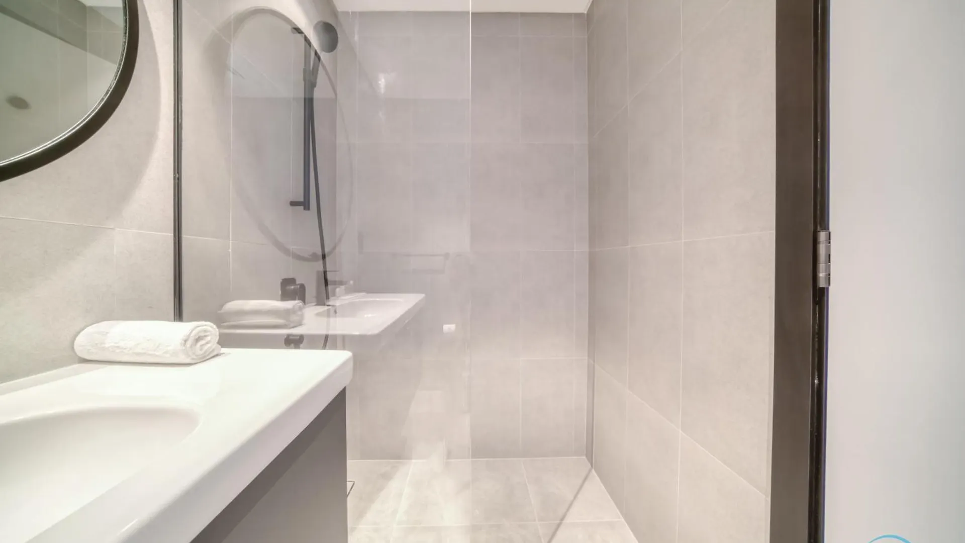 Apartment Modern 2Br At 15 Northside Tower 1 Business Bay By Deluxe Holiday Homes Dubai