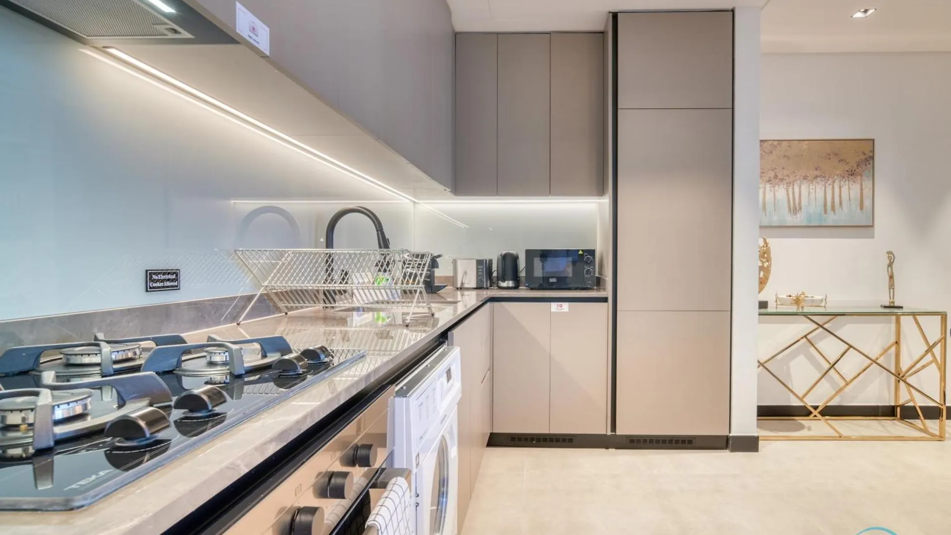 Modern 2Br At 15 Northside Tower 1 Business Bay By Deluxe Holiday Homes Dubai